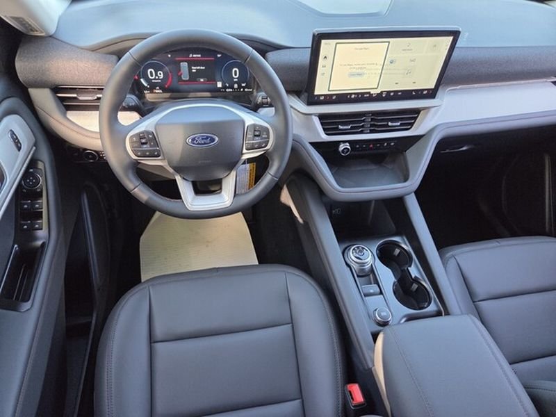 New 2026 Star White Metallic Tri-Coat Ford Active image 11