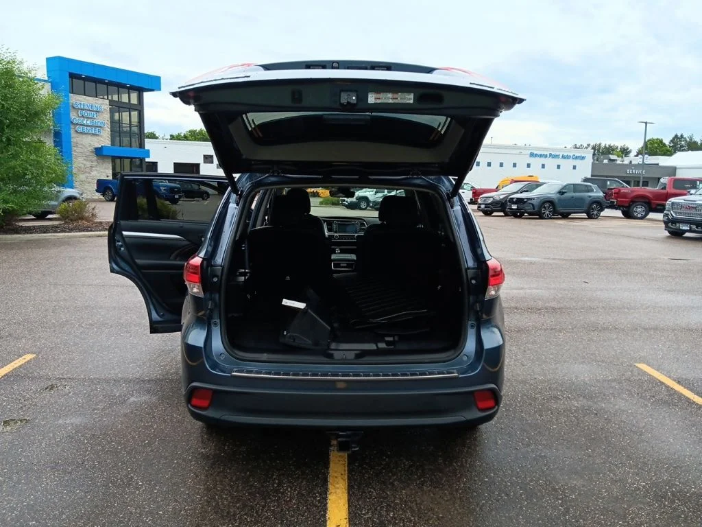 Used 2019 Shoreline Blue Pearl Toyota XLE image 50