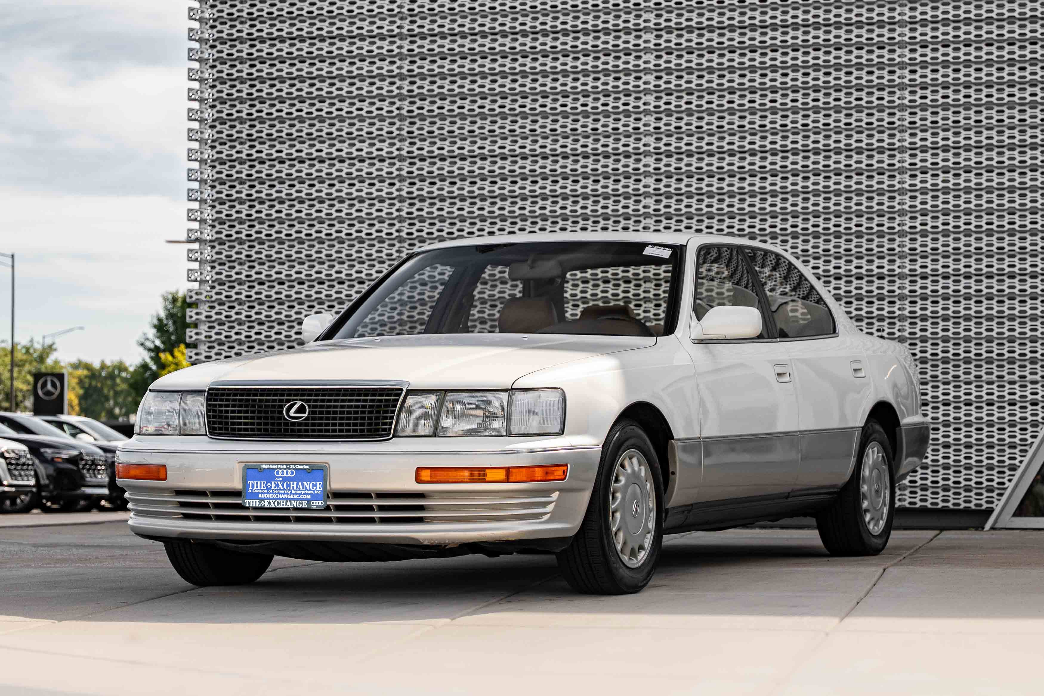 Used 1992 White Lexus 400 image 7