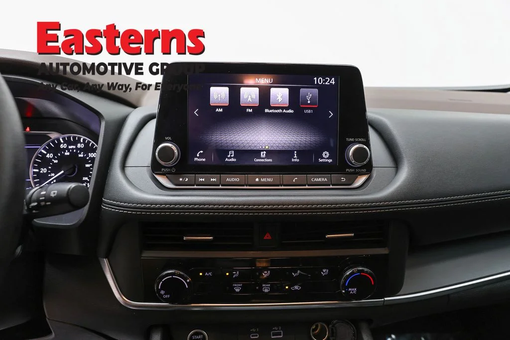 Used 2023 White Nissan S image 12
