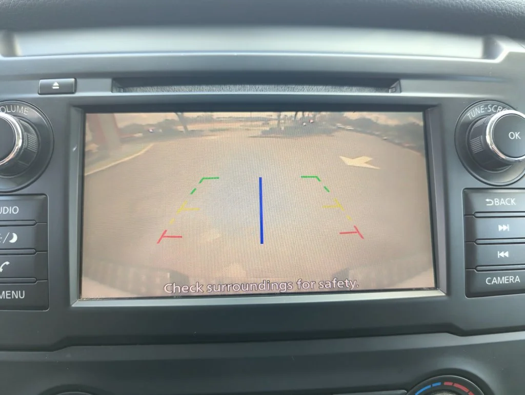 Used 2019 White Nissan S image 29
