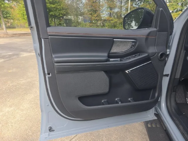 New 2027 Glacier Gray Metallic Tri-Coat Ford Tremor® image 48