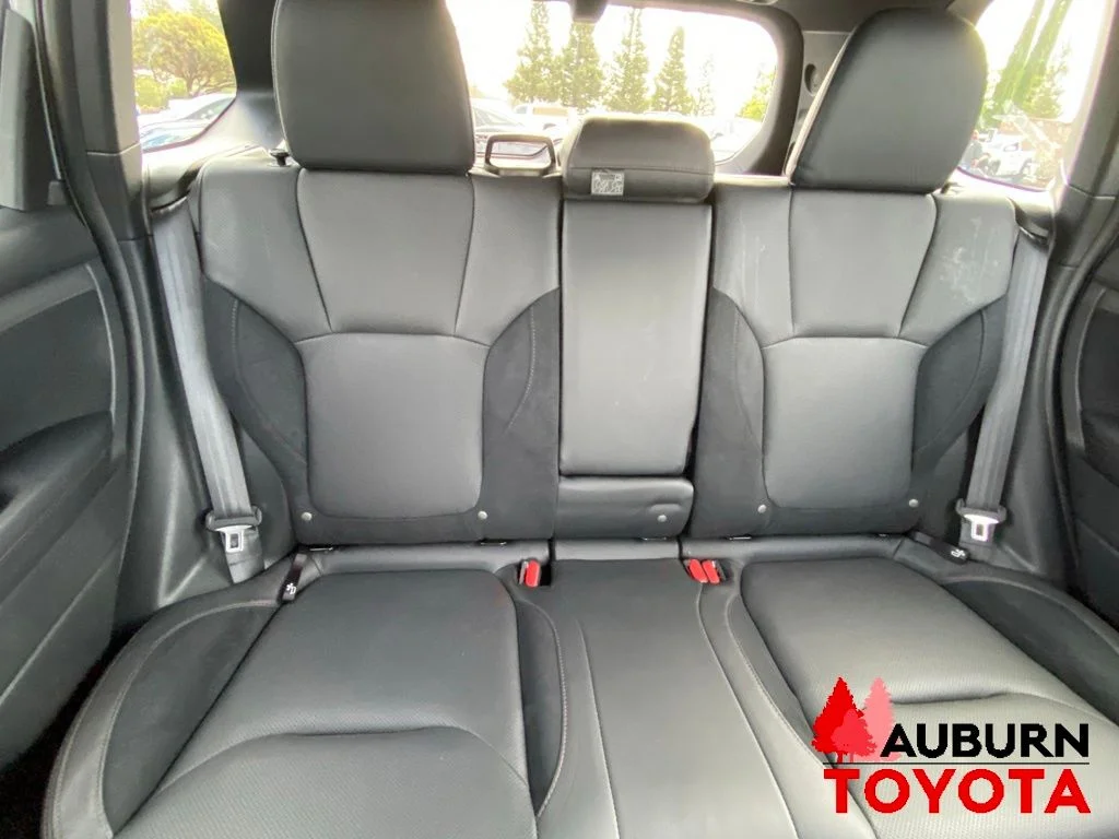 Used 2025 Ice Silver Metallic Subaru Touring image 23