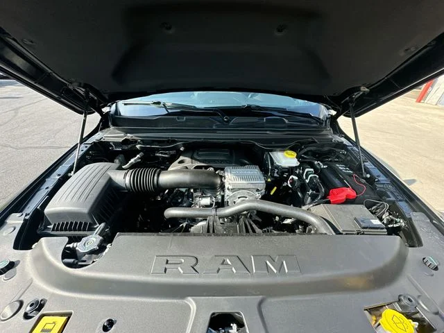 New 2026 Diamond Black Crystal Pearl-Coat Exterior Paint RAM Big Horn/Lone Star image 19