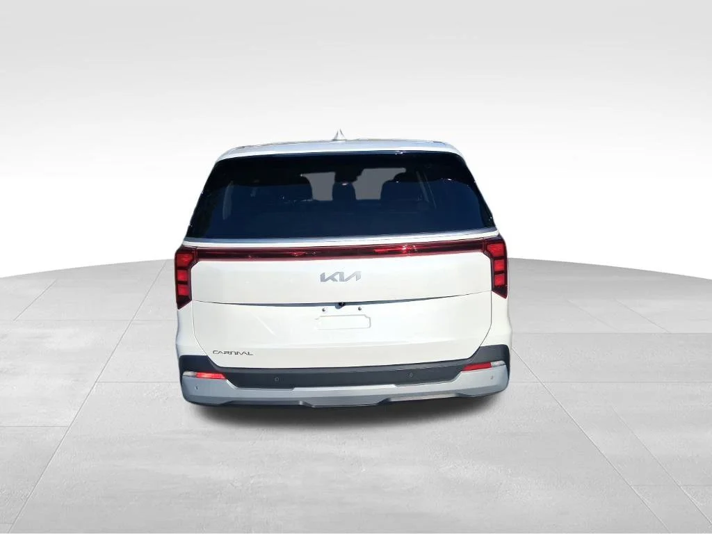 Used 2026 White Kia LXS image 6
