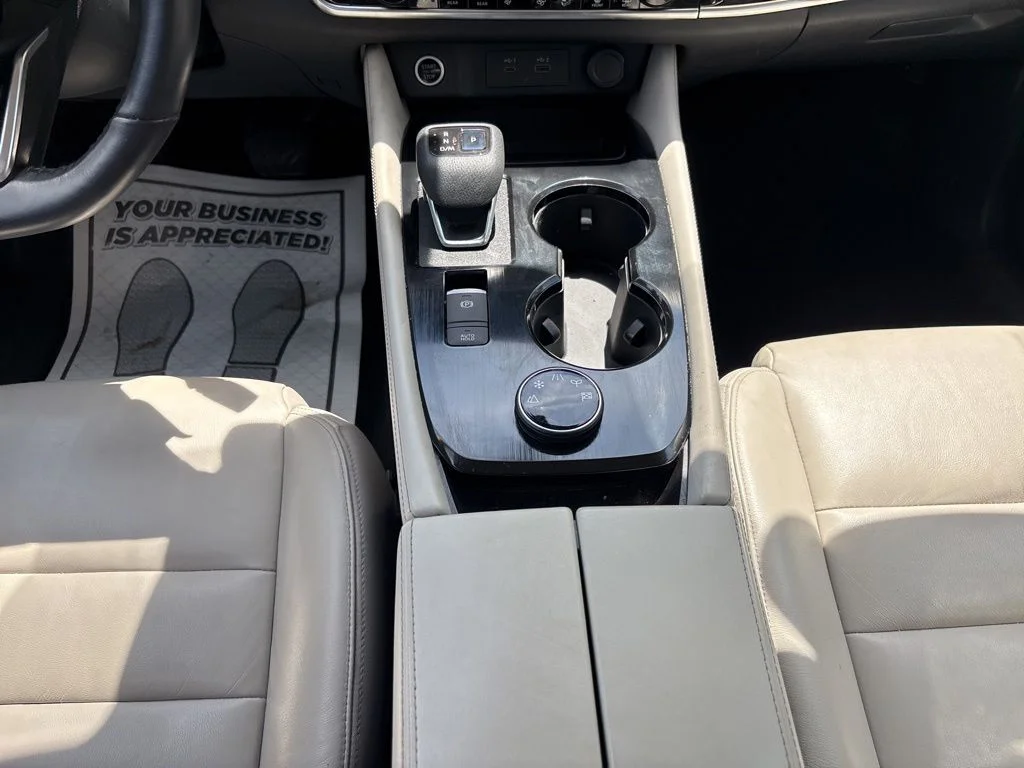 Used 2021 White Nissan SL image 31