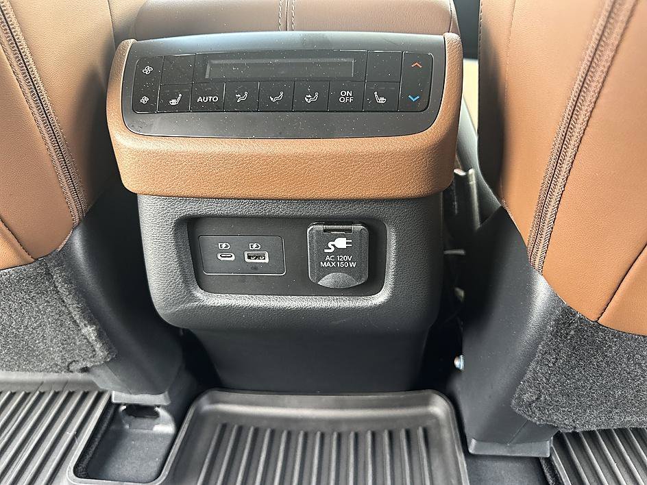 Certified Used 2024 Pearl White Tricoat Nissan Platinum image 18