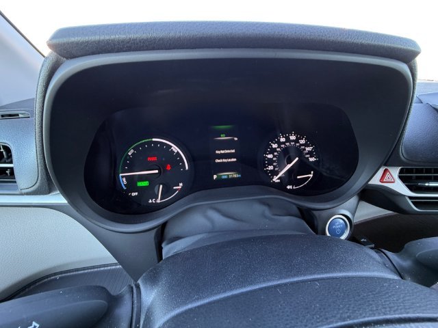 Used 2023  Toyota XLE image 13