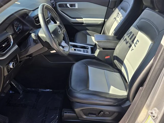 Used 2023 Silver Ford XLT image 10
