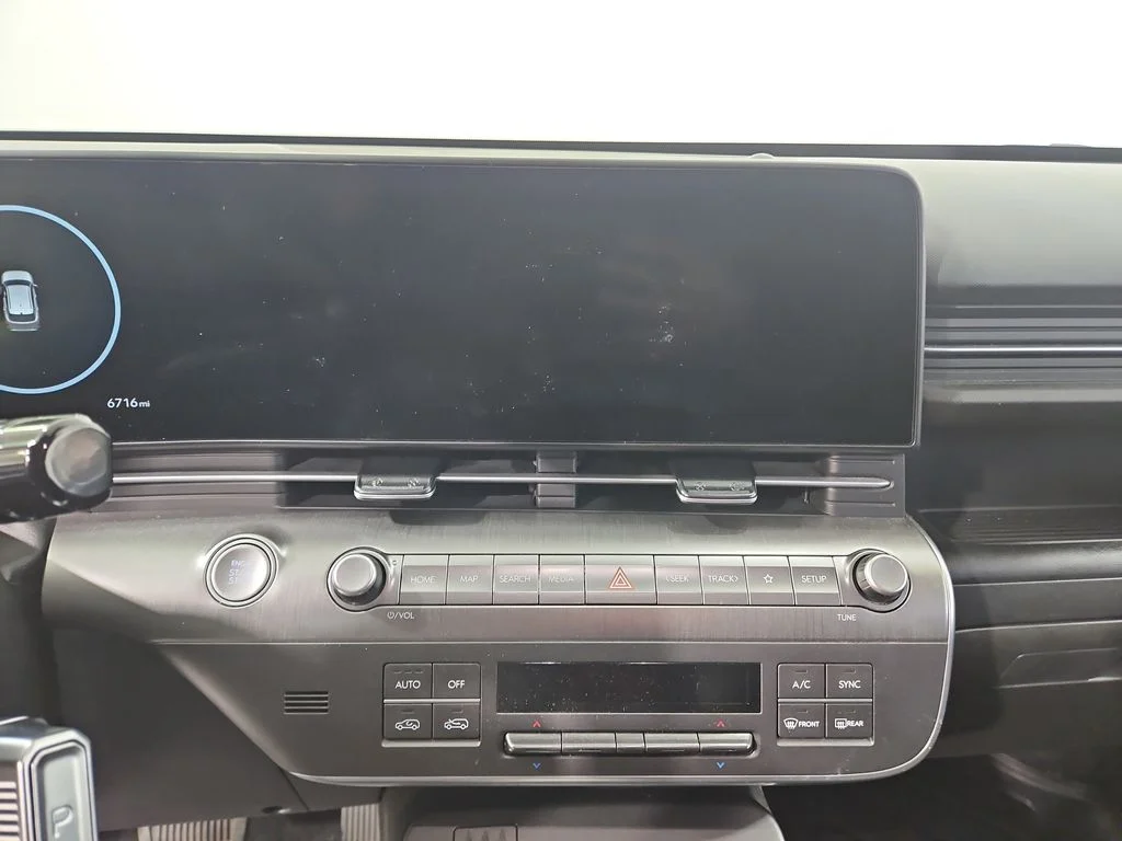 Used 2025 Gray Hyundai SEL Convenience image 20