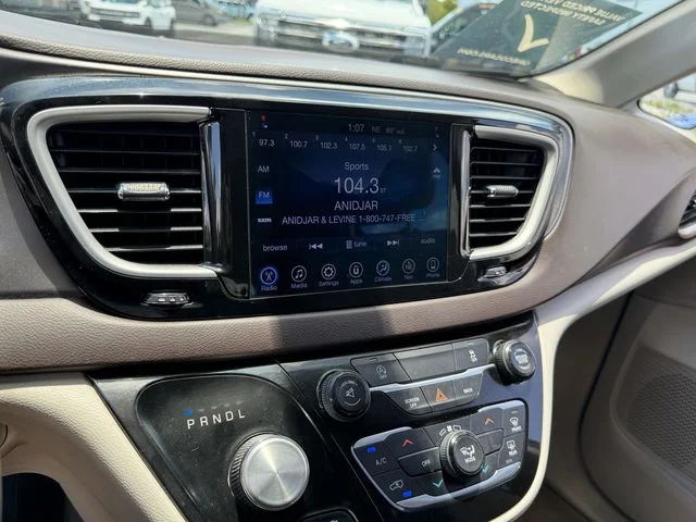 2017 Chrysler Pacifica Touring - Photo 16