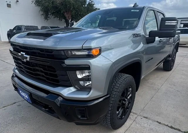 2026 Chevrolet Silverado 2500 HD Custom - Photo 3