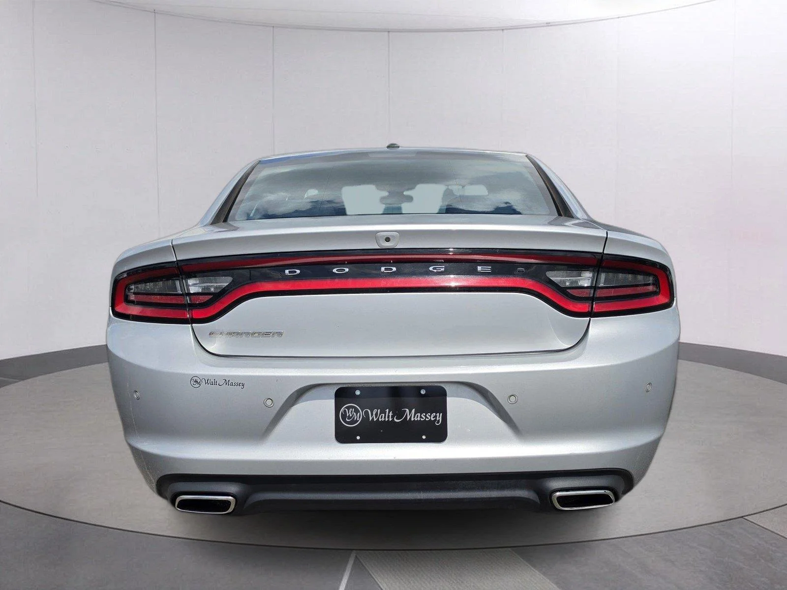 Used 2022 Triple Nickel Clearcoat Dodge SXT image 4