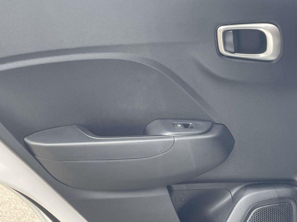 New 2026 White Hyundai SE image 9