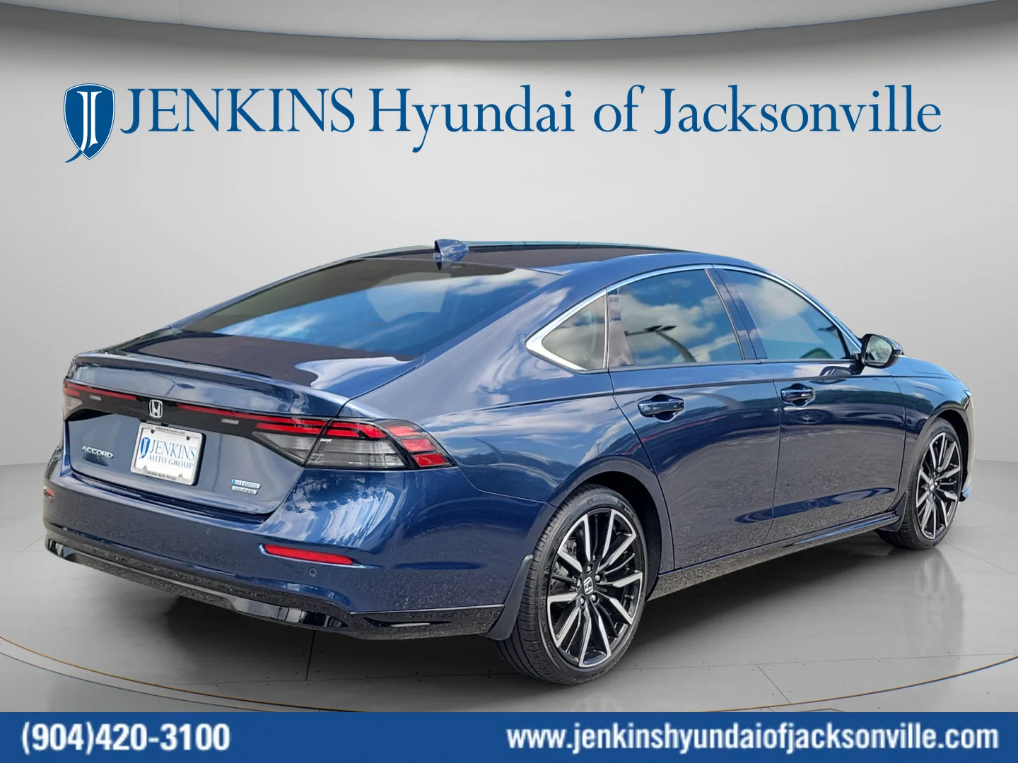 Used 2024 Canyon River Blue Metallic Honda Touring image 3
