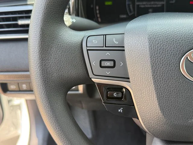 Used 2026 Ice Toyota LE image 14