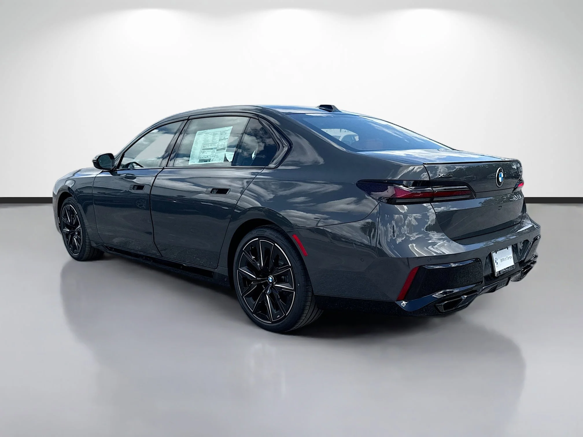 New 2026 Dravit Grey Metallic BMW 760i xDrive image 5