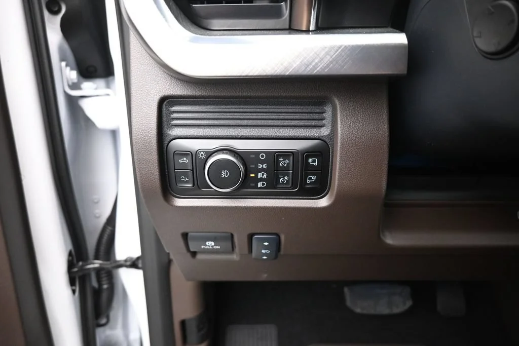 New 2027 Oxford White Ford King Ranch image 13