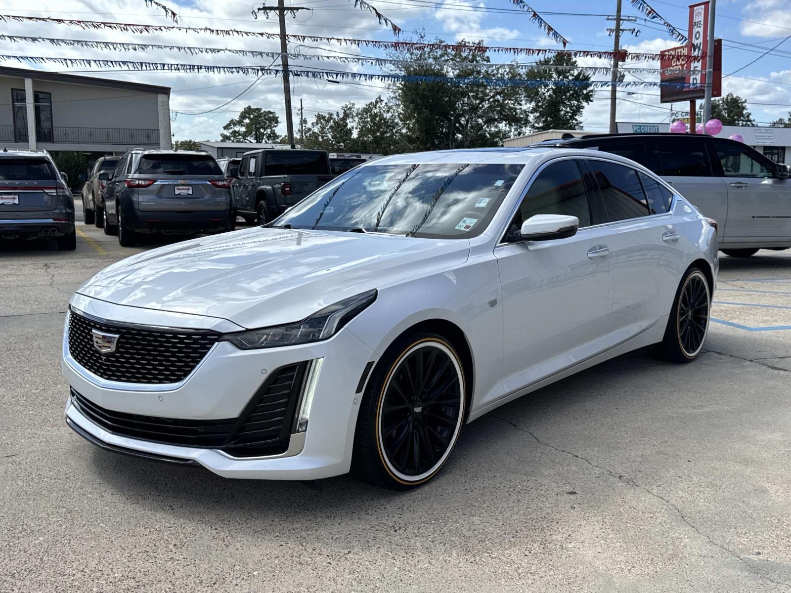 Used 2021 Crystal White Tricoat Cadillac Premium Luxury image 3
