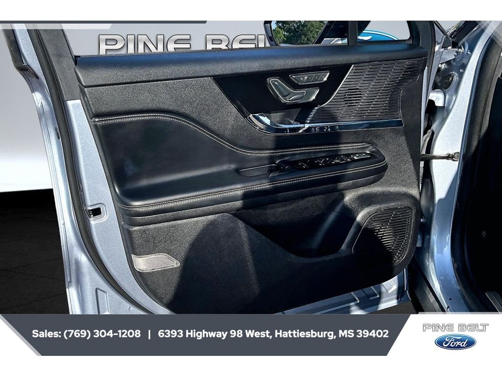 Used 2022 Elite Blue Metallic Clearcoat Lincoln Standard image 19