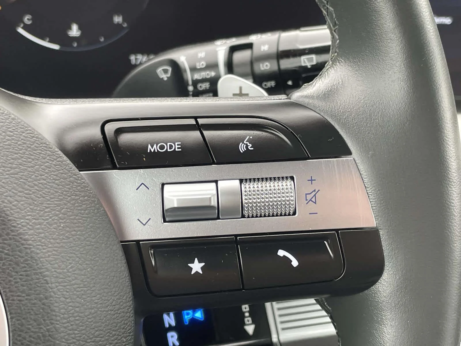 Used 2025 Shimmering Silver Hyundai Limited image 41