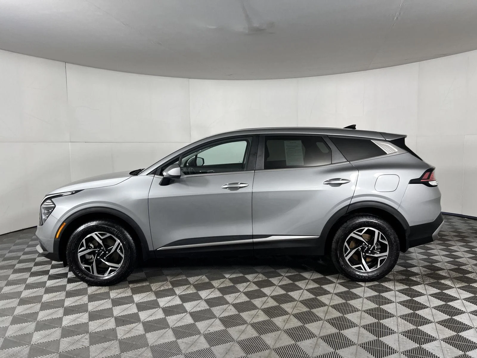 Certified Used 2024 Steel Gray Kia LX image 6