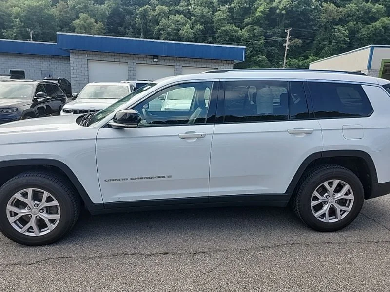 Used 2021 White Jeep Limited image 4