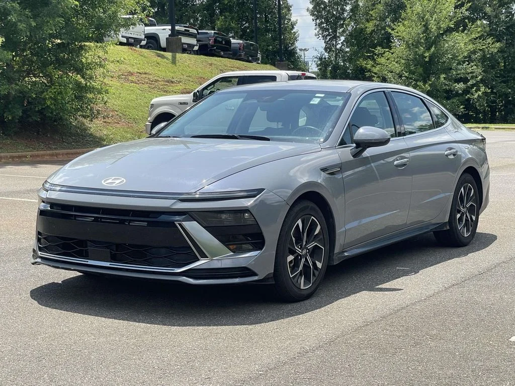 Used 2024 Transmission Blue Hyundai SEL image 7