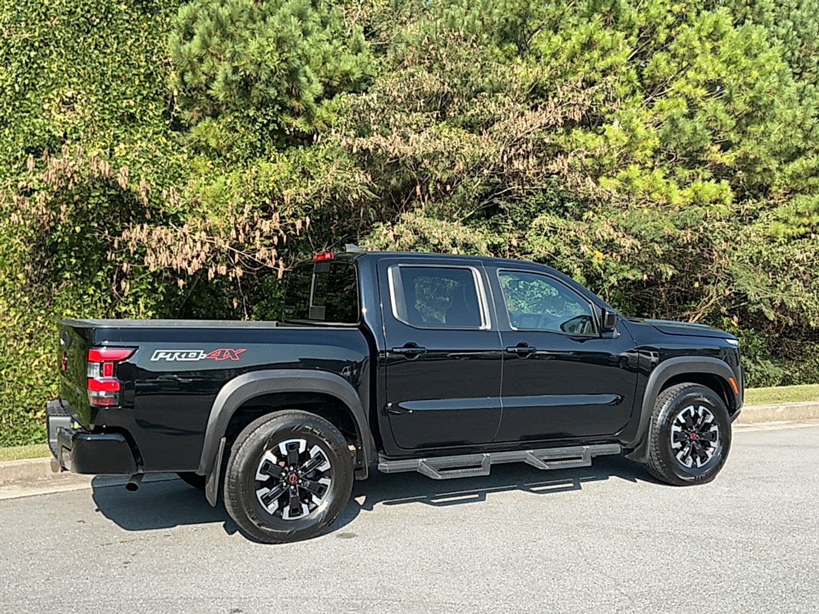 2024 Nissan Frontier PRO-4X - Photo 2