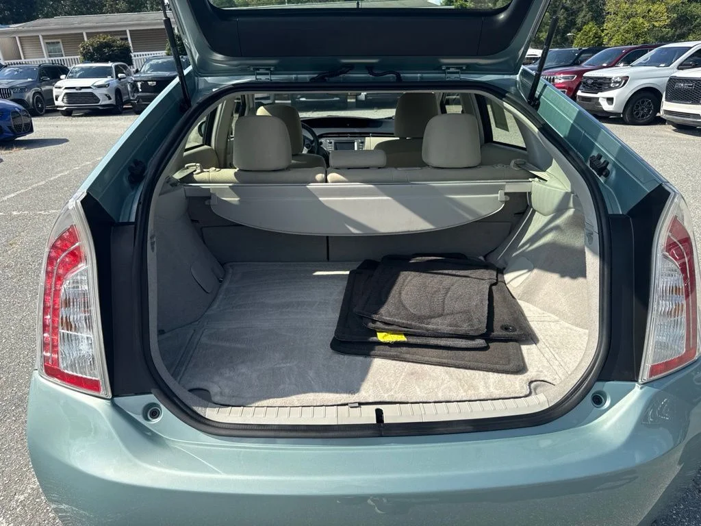 Used 2013 Beige Toyota Three image 21