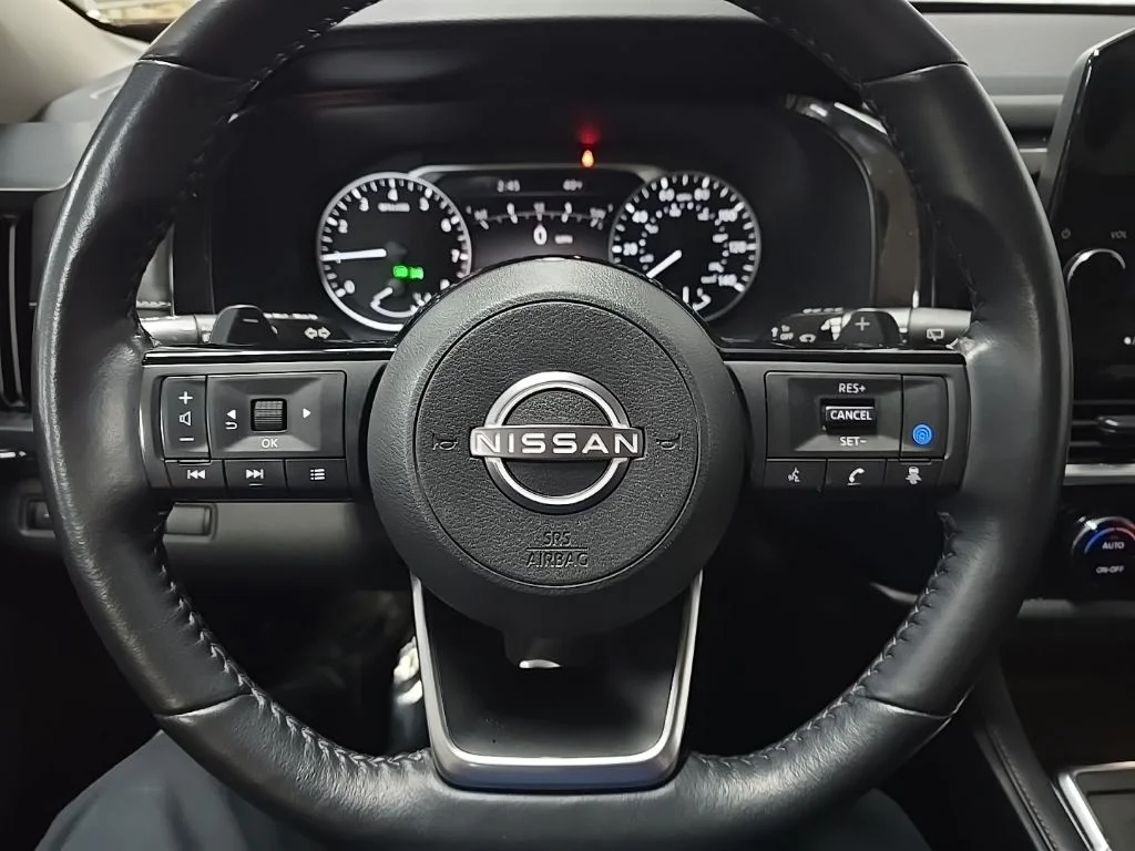 Used 2023 Red Nissan SL image 21