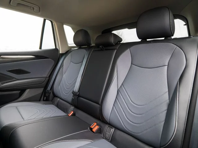 New 2026 White/off-white Volkswagen 2.0T SE image 30