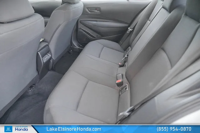 Used 2025 Ice Toyota LE image 27