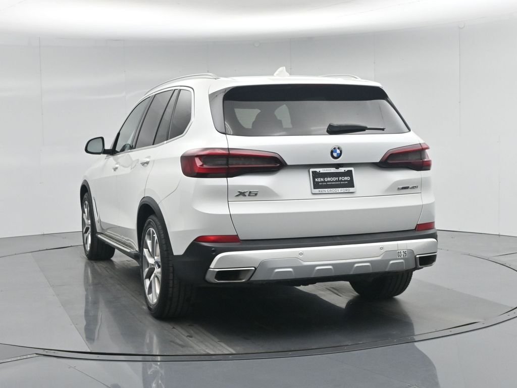 Certified Used 2023 White BMW sDrive40i image 38