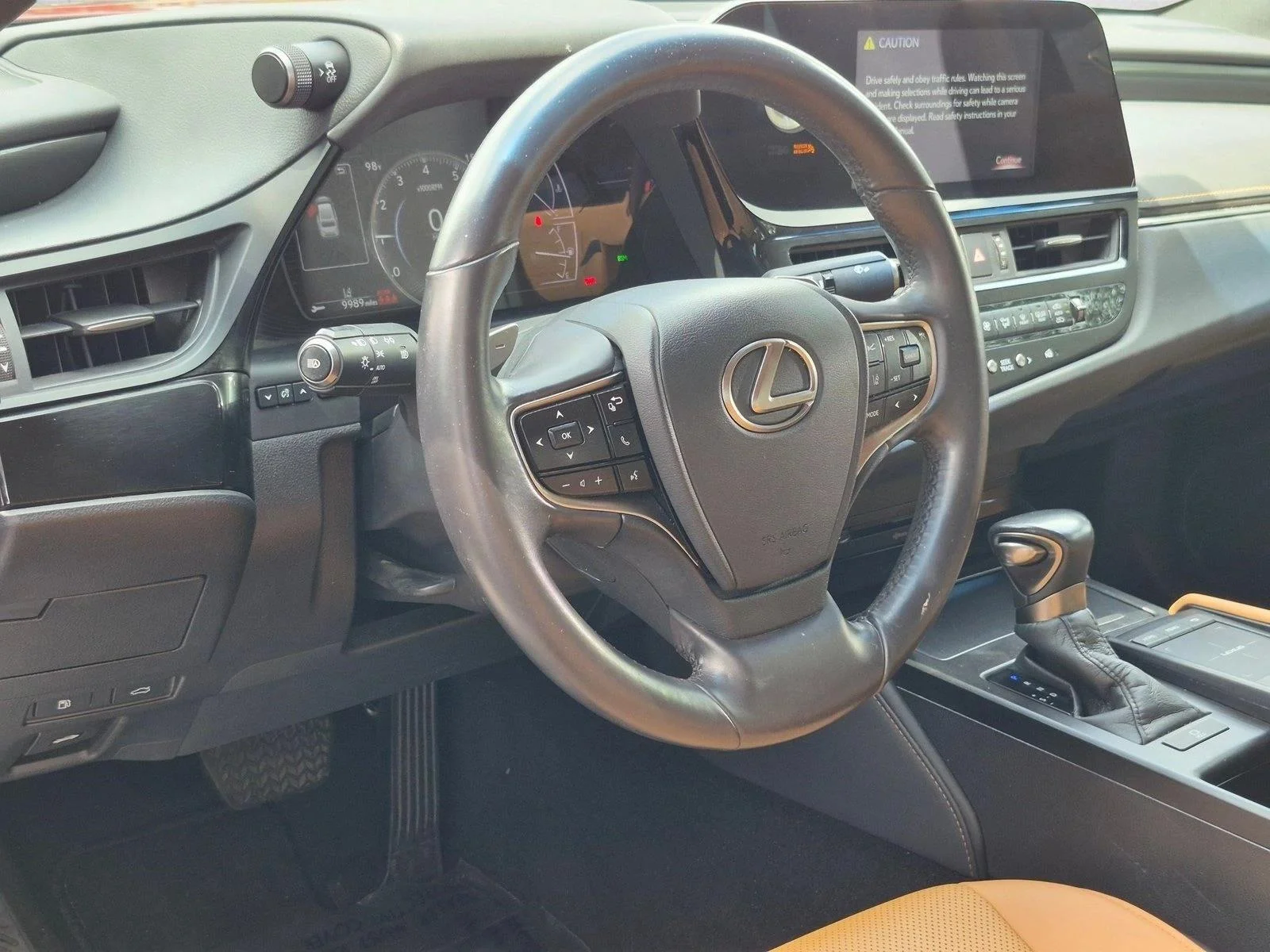 Certified Used 2022 Matador Red Mica Lexus  image 10
