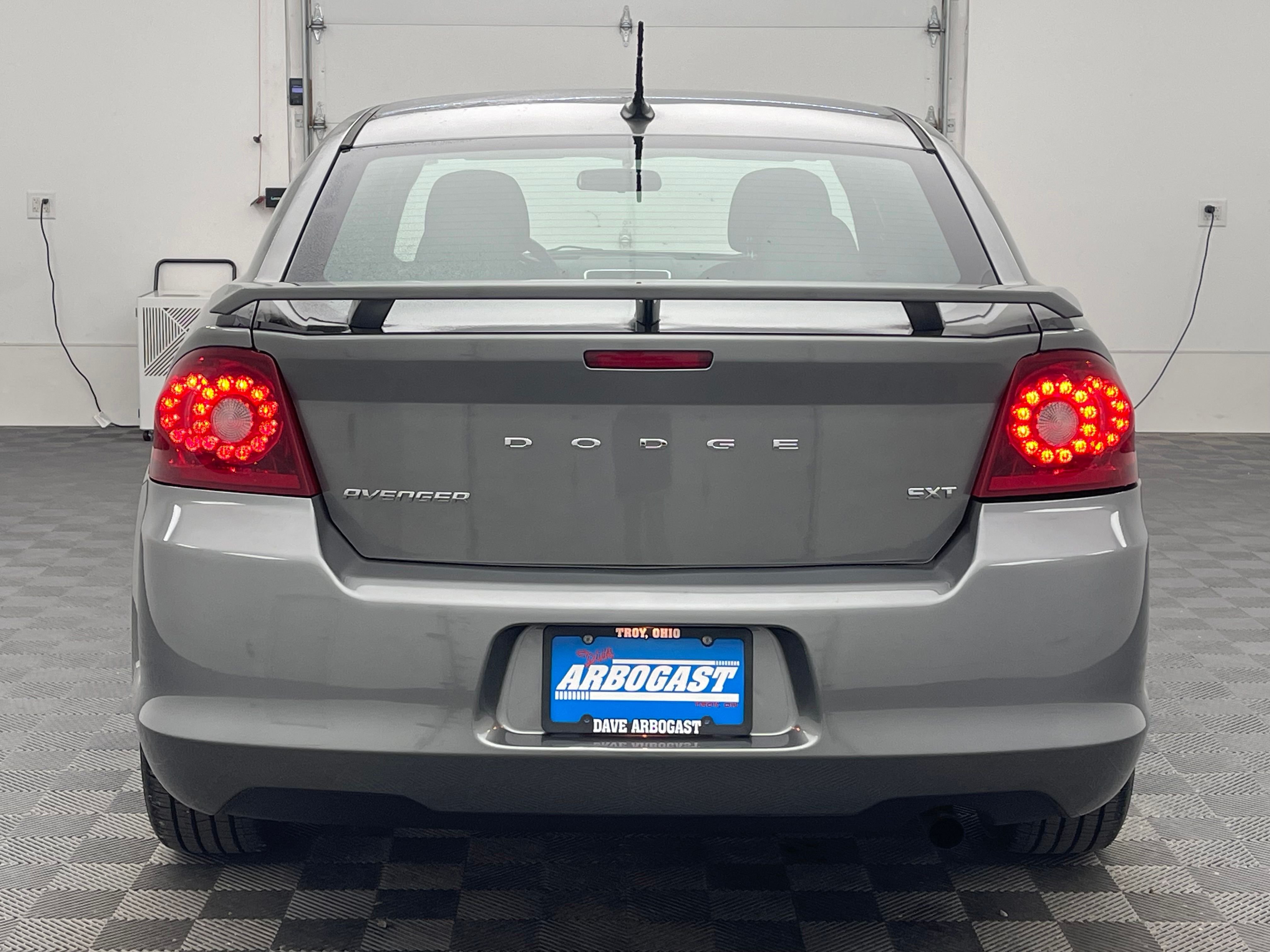 Used 2013 Mineral Gray Metallic Clearcoat Dodge SXT image 6