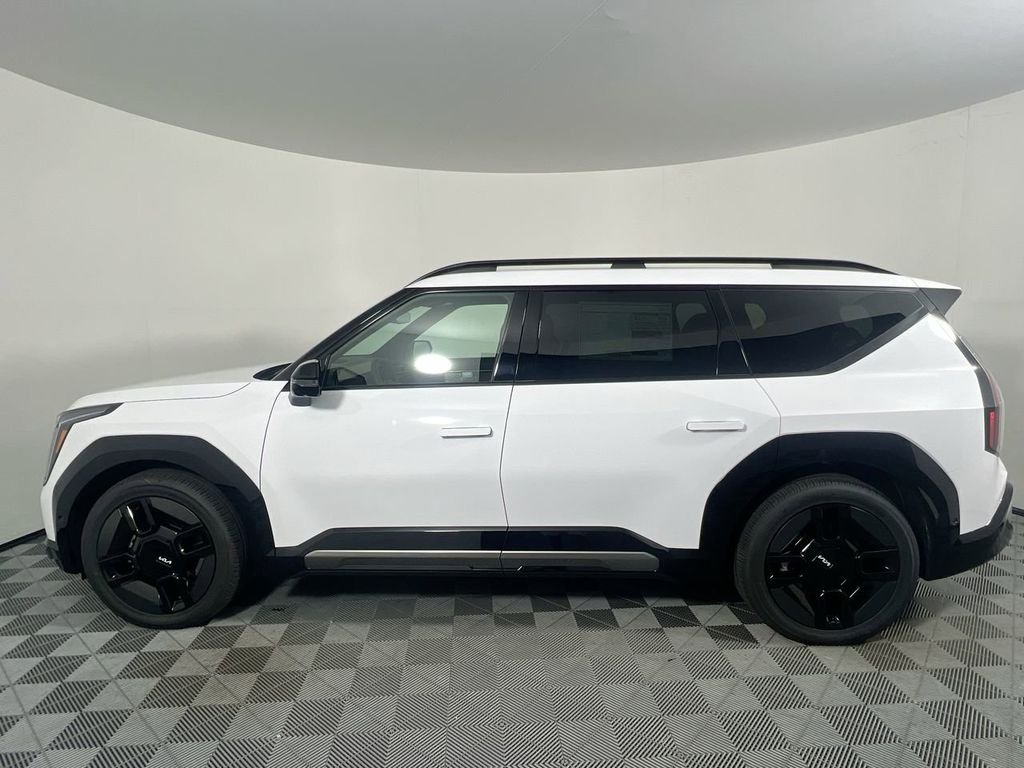 New 2026 Glacial White Pearl / Black Ro Kia GT-Line AWD image 8
