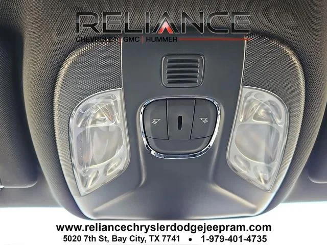 New 2026 Hydro Blue Pearl-Coat Exterior Paint Jeep Latitude image 27