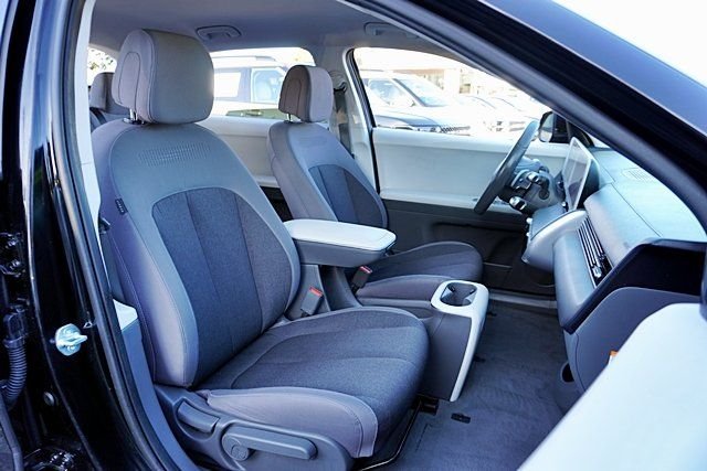 Used 2024 Black Hyundai SEL image 11
