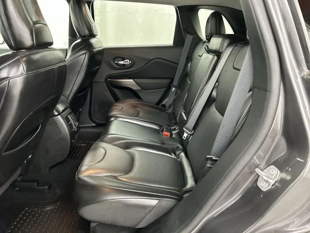 Used 2021 Gray Jeep Limited image 27