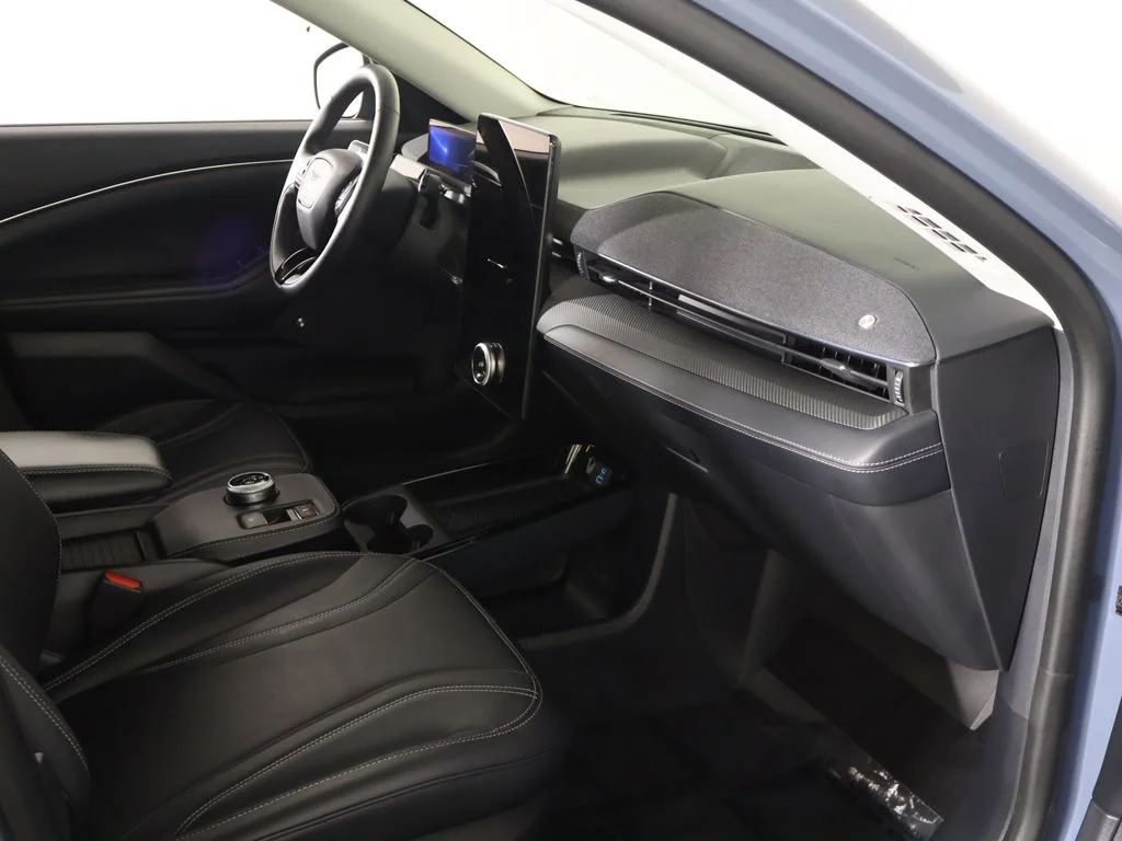 Used 2023 Blue Ford Premium image 28