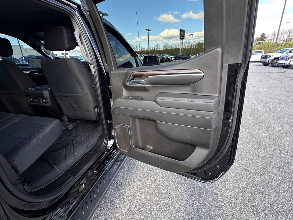 Used 2023 Black Chevrolet RST image 19