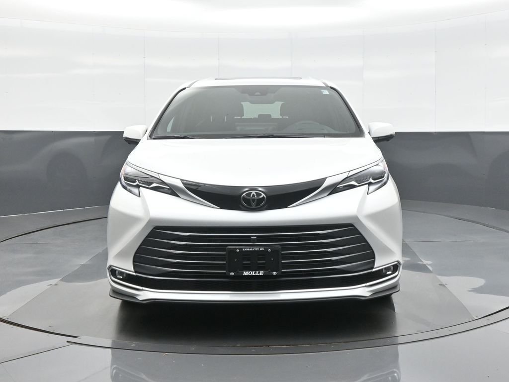 Used 2026 Toyota Sienna Platinum with VIN 5TDESKFC5TS237047 for sale in Kansas City
