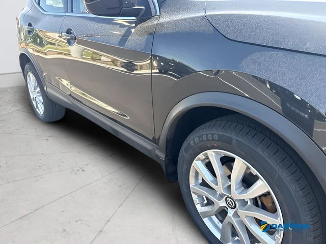 Used 2021 Black Nissan S image 27