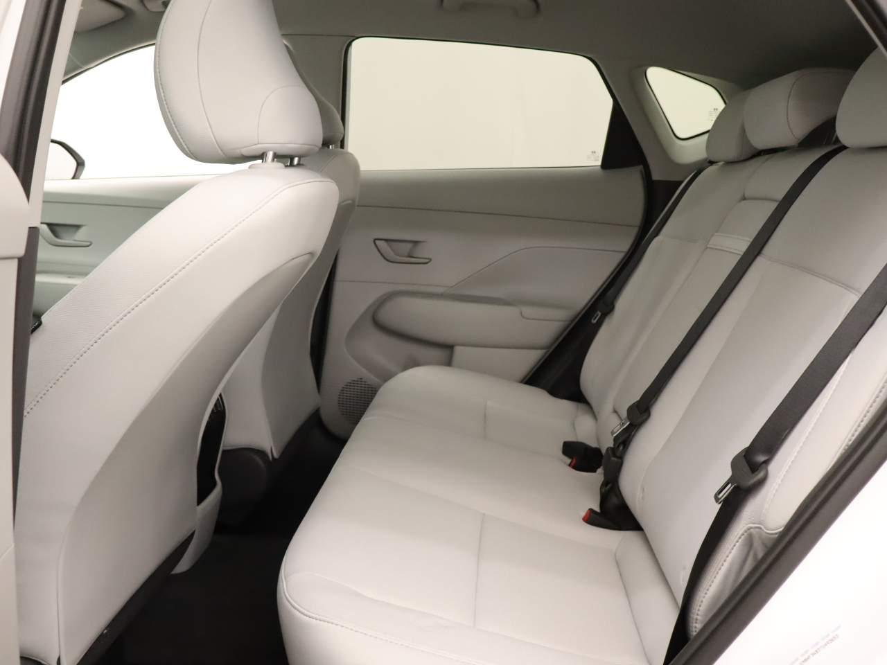New 2026 Atlas White Hyundai SEL Sport FWD image 15