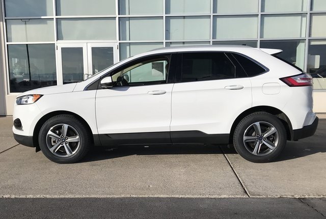 2021 Ford Edge SEL photo 3