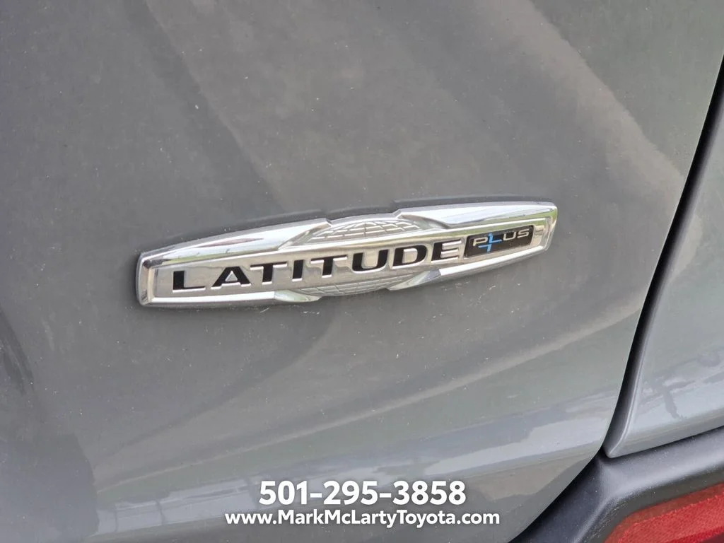 Used 2020 Gray Jeep Latitude Plus image 10