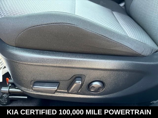 Used 2025 White Kia S image 13
