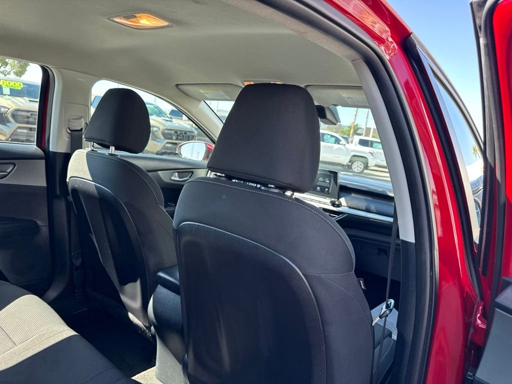 Used 2021 Red Kia LXS image 19
