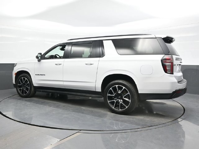 Used 2022 White Chevrolet RST image 3
